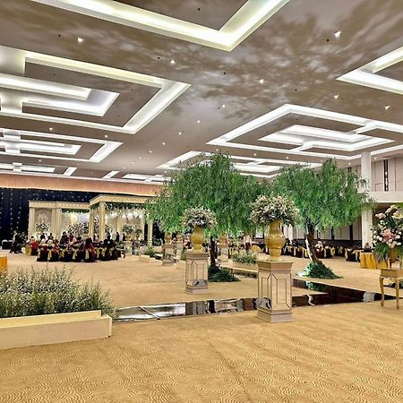 Hotel Santika Mega City Bekasi Zewnętrze zdjęcie
